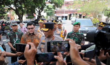 Kapolda-Jatim-Tinjau-Titik-Kerusakan-di-Kediri-Raya,-Himbau-Masyarakat-Turut-Jaga-Kamtibmas