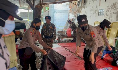 Polwan-Polresta-Sidoarjo-Peduli-Kebersihan-di-Posko-Keluarga-Korban-Santri-Ponpes-Al-Khoziny