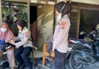 Kanit-PPA-Satreskrim-Polresta-Sidoarjo-Dampingi-Keluarga-Santri-Korban-Musibah-Ponpes-Al-Khoziny