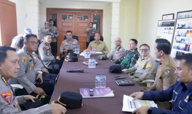 Gunung-Sinabung-Berstatus-Siaga,-176-Personel-Polri-Dikerahkan-untuk-Layani-dan-Lindungi-Masyarakat