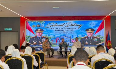 Temui-Polisi-Malaysia,-Kapolda-Riau-Paparkan-Gotong-Royong-Tangani-Karhutla