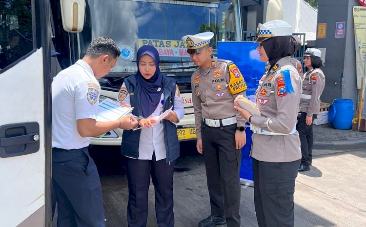 Ops Keselamatan Semeru 2026 Polresta Malang Kota Gelar Ramp Check Bus dan Angkot