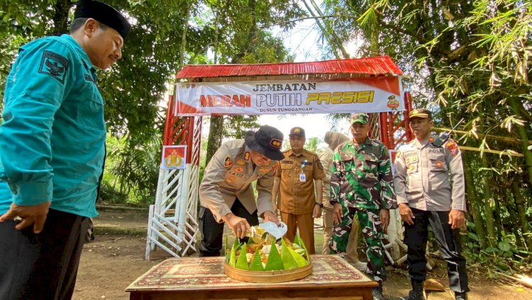 Polres Probolinggo Bangun Jembatan Merah Putih Presisi, Akses Warga Tiris – Andungsari Kembali Terhubung